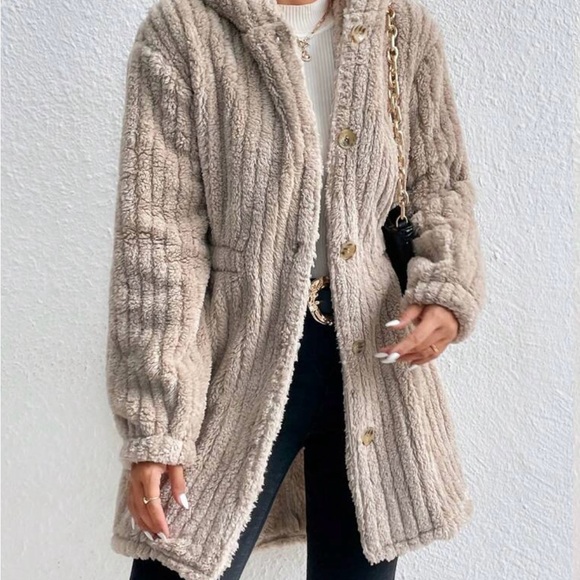 Teddy Style Faux Fur Button Up Coat - Picture 4 of 8